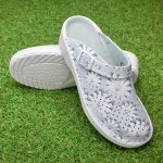 Saboti medicali piele dama Medibut 09L, Albastru cu flori