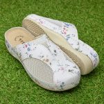 Saboti medicali piele dama "Tellus" 25-062, Alb cu flori